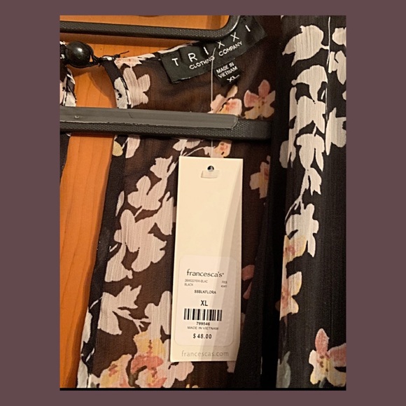 NWT Floral Romper 💐 - Picture 2 of 3